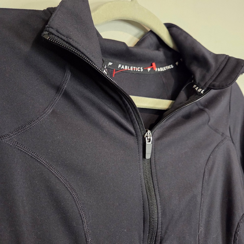 Fabletics Full Zip Athletic Jacket Womens Sm/M Black Yoga Running Thumbholes L - Picture 2 of 5